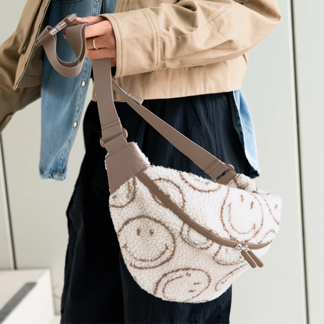 Reisenthel city beltbag  smiley teddy chocolate - Afbeelding 3