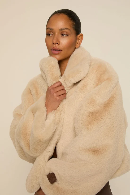 The Lola Club  Bobbie Faux Fur Jacket | Oatmilk - Afbeelding 3