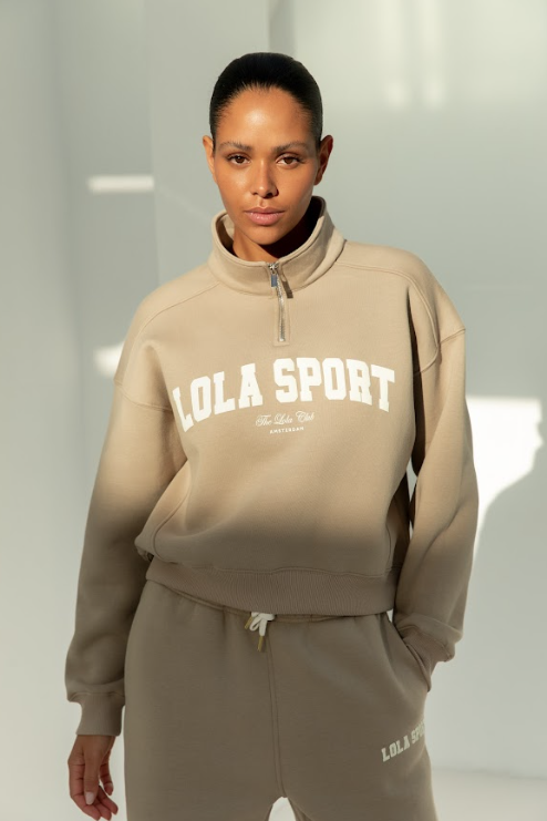 The Lola Club Zipper Beige
