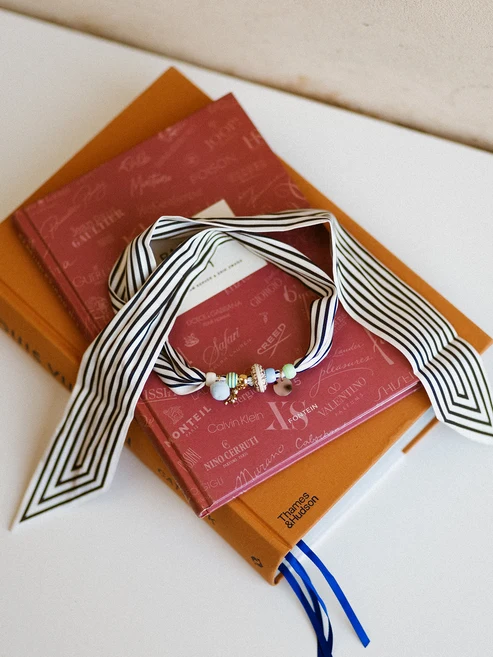 DEIJQ.  Sjaalsieraad Noé Striped - Goud - Afbeelding 3