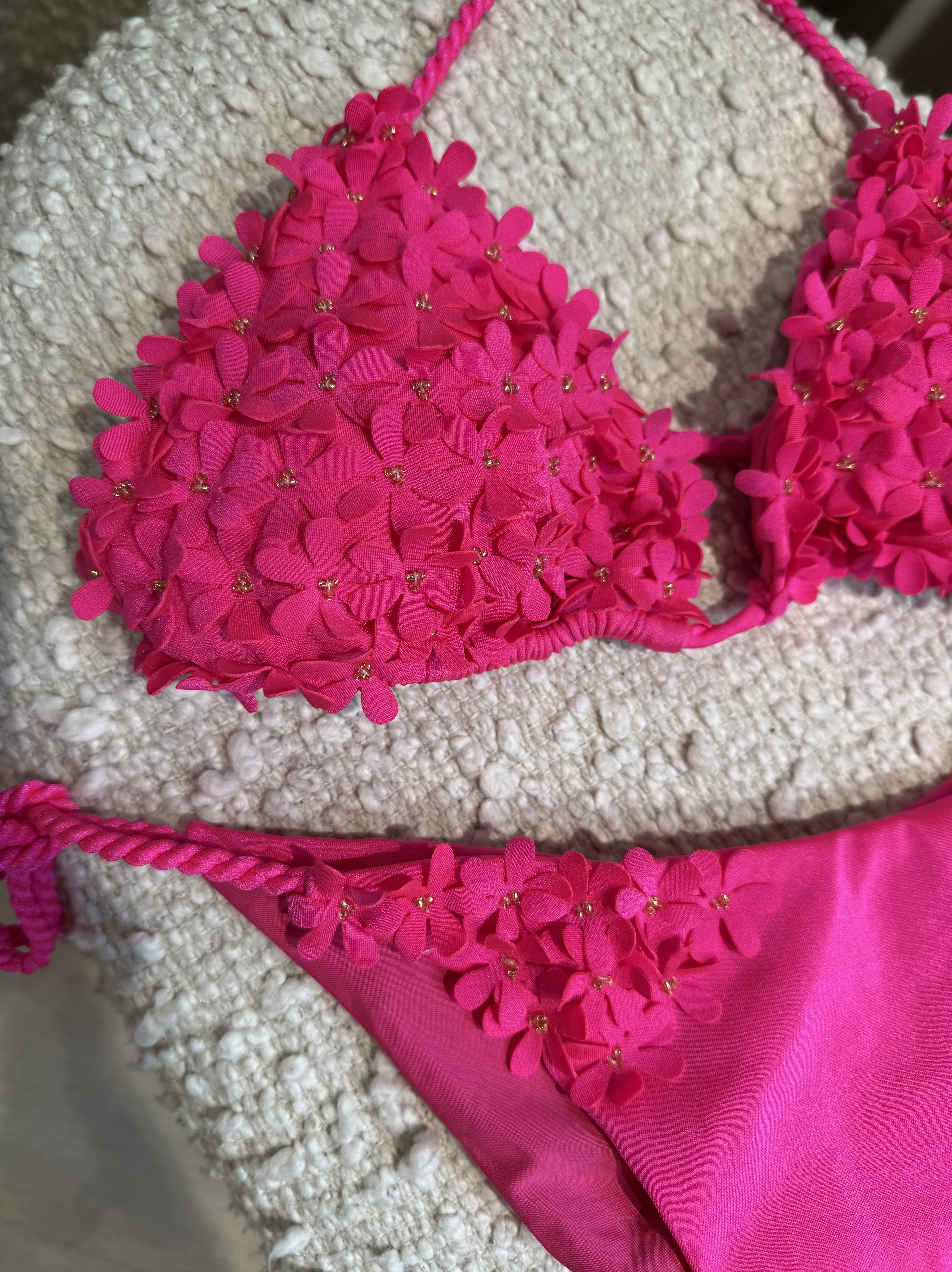 IMG_5781 Bikini met bloemen detail Donker Roze
