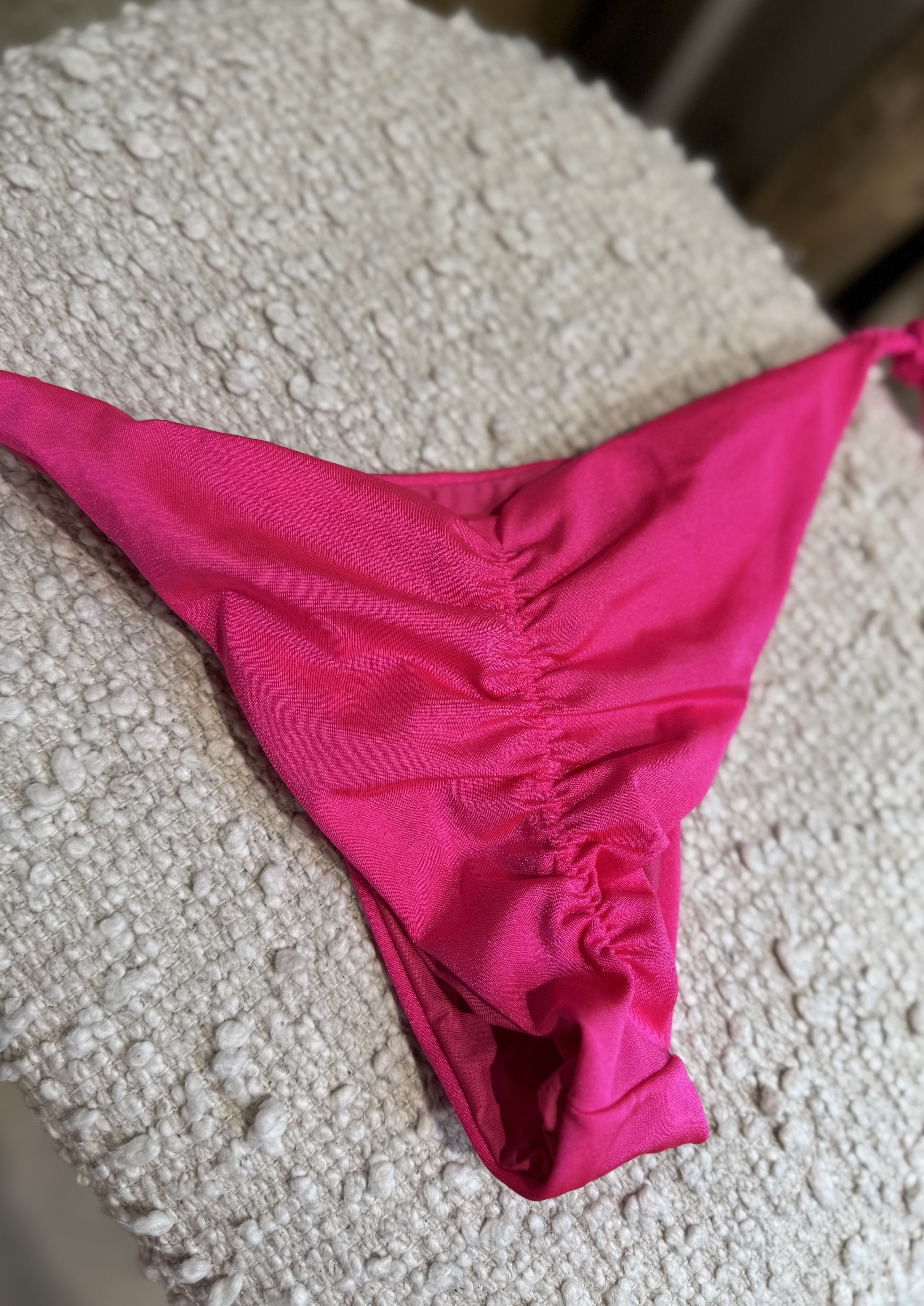 IMG_5782 Bikini met bloemen detail Donker Roze