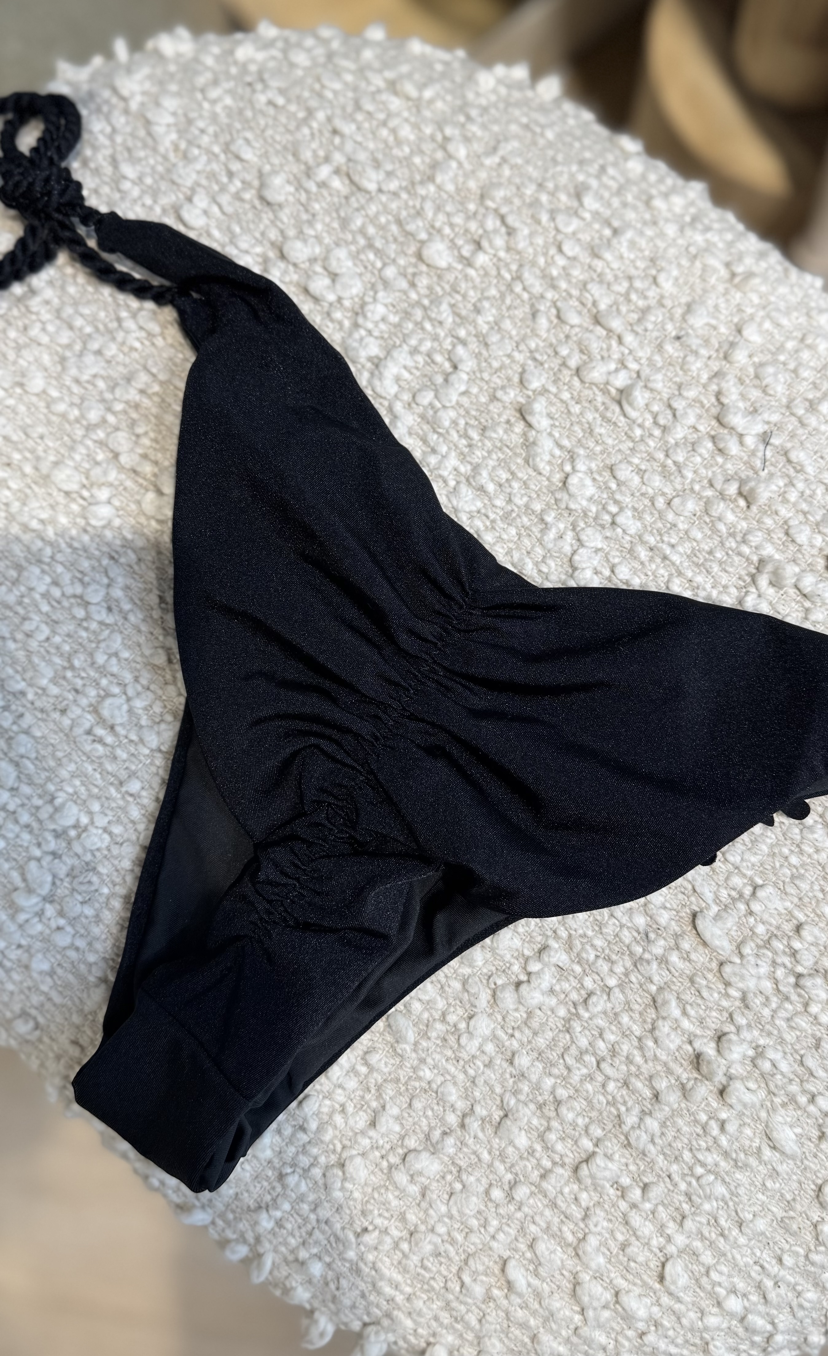 IMG_5764_2ed Bikini met bloemen detail Zwart