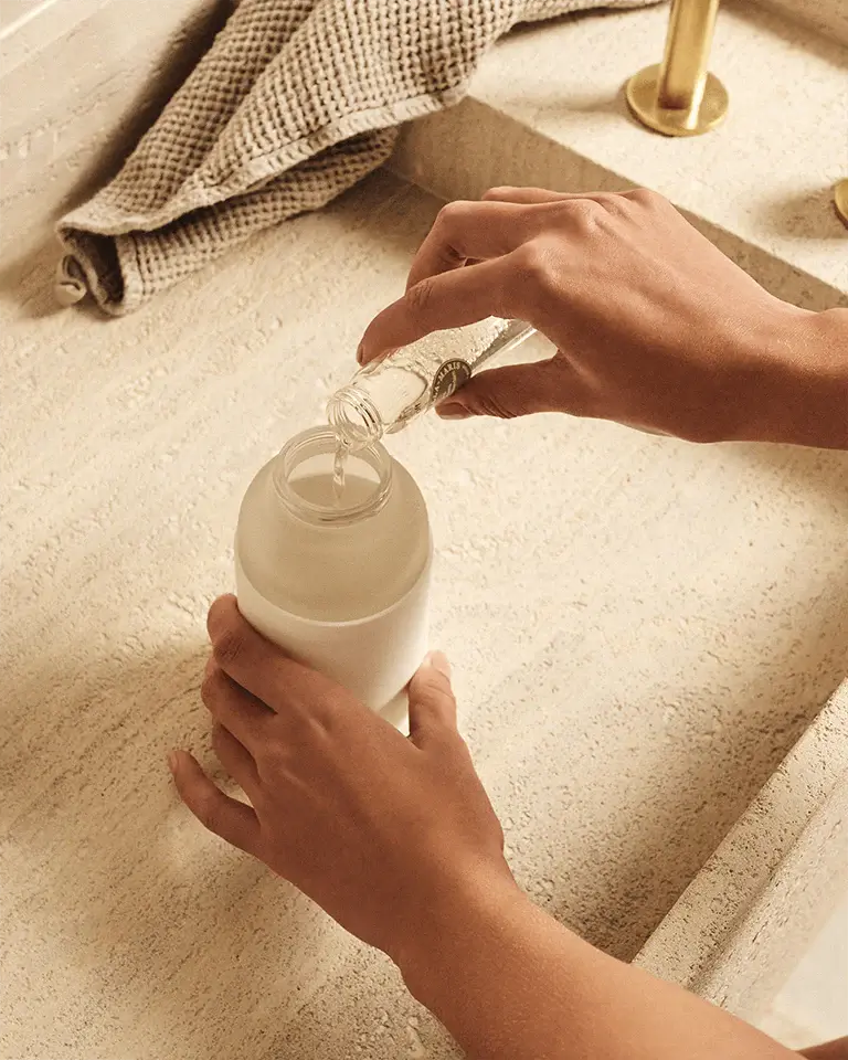 8720701162372FoamingBodyWashBottle_Concentrate325ml_50mlcampaignshot1768x960_e128dbf7-33f8-4f6f-910a-693a480c8d2c_2048x Foaming Body Wash Starter Kit 330 ml