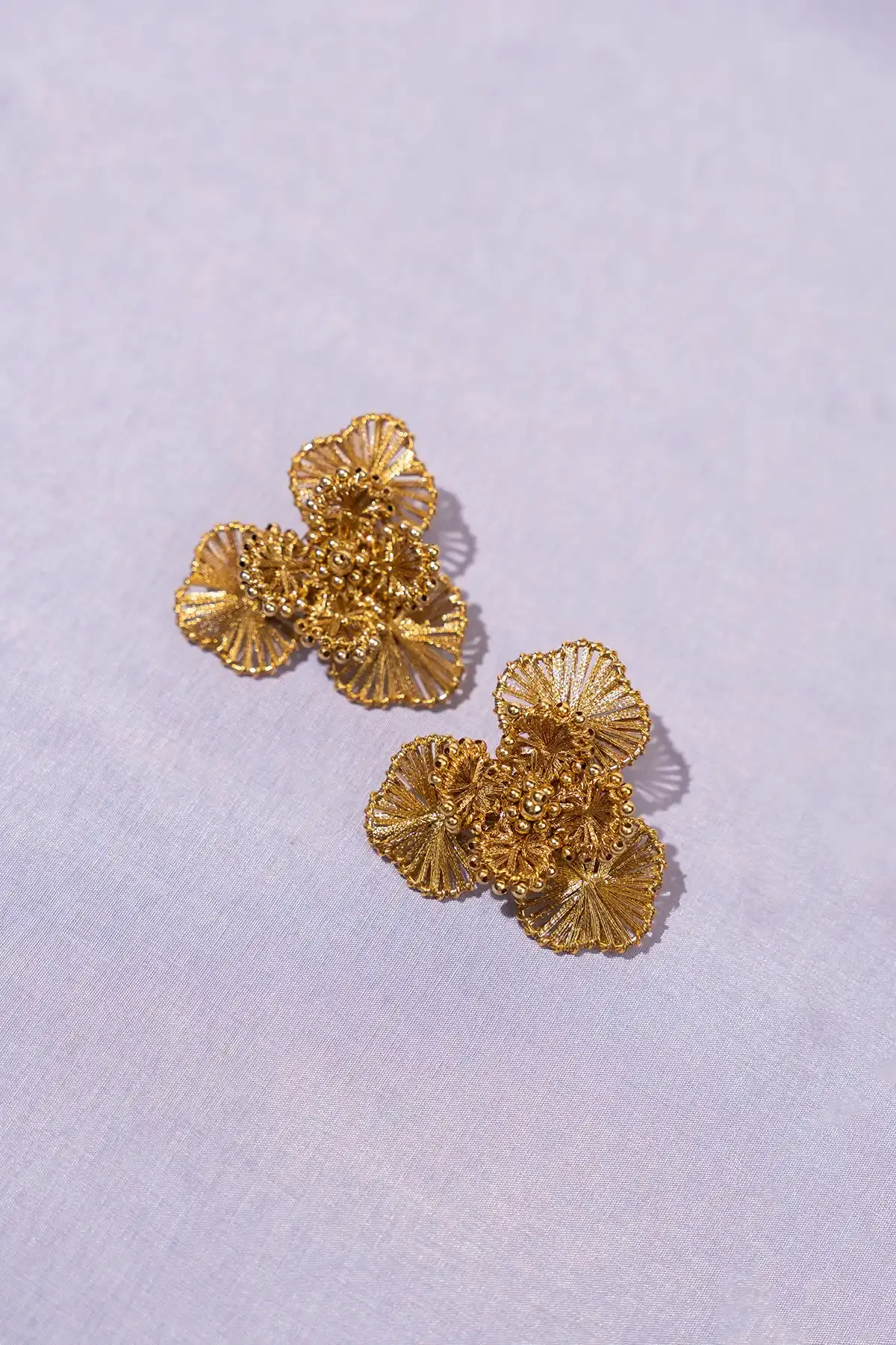 CESI231-G56901_2000x2000 Lott Gioielli Gold Oorbellen Aster Flower L