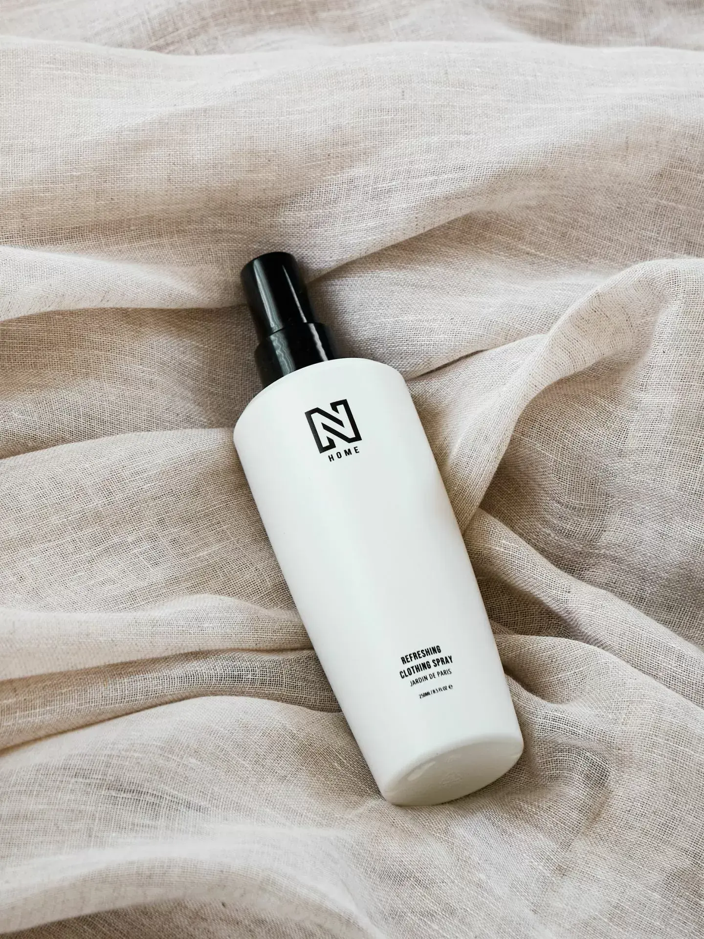 Nikkie Jardin de Paris Refreshing Clothing Spray 1+1 gratis