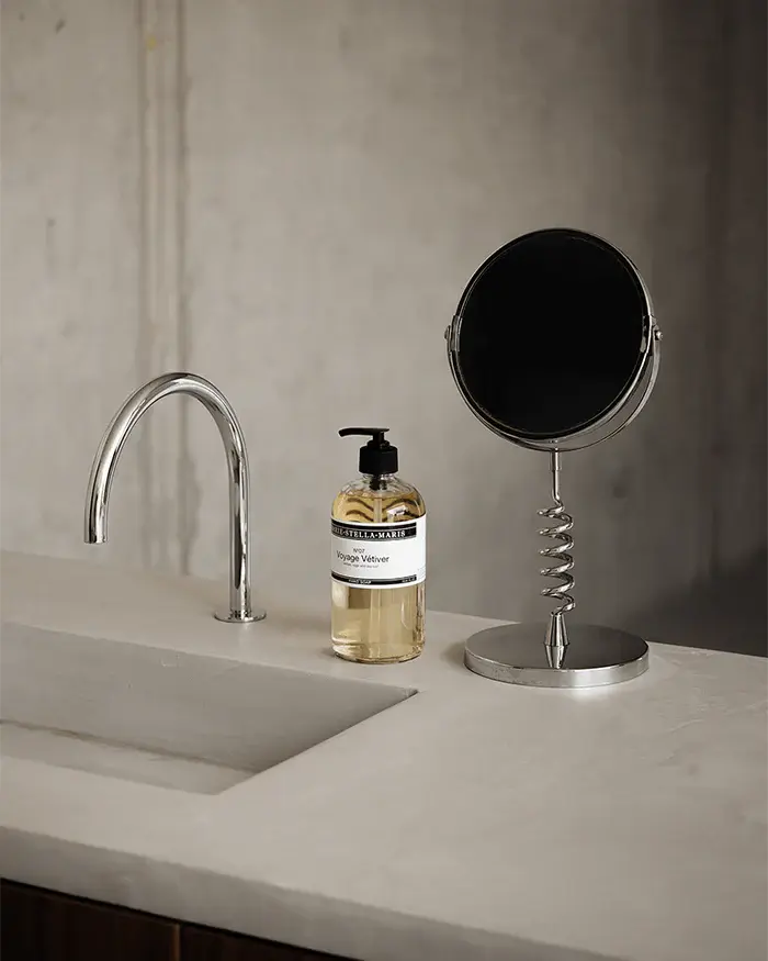 Hand_Home_campaignshot_13_768x960_c1695122-9d2a-40e8-8fde-424588089ca3 Marie Stella Maris Hand Soap No. 07 Voyage Vetiver