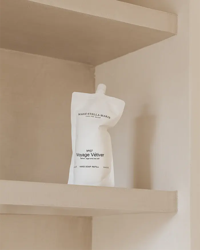 8720701162297HandSoapVoyageVetiverREFILL500mlmoodshot1768x960_nen Marie Stella Maris Hand Soap No. 07 Voyage Vetiver