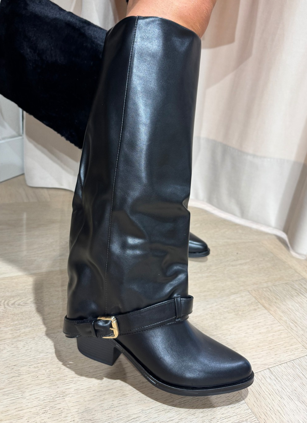 l5o0au7b Lederlook laars zwart