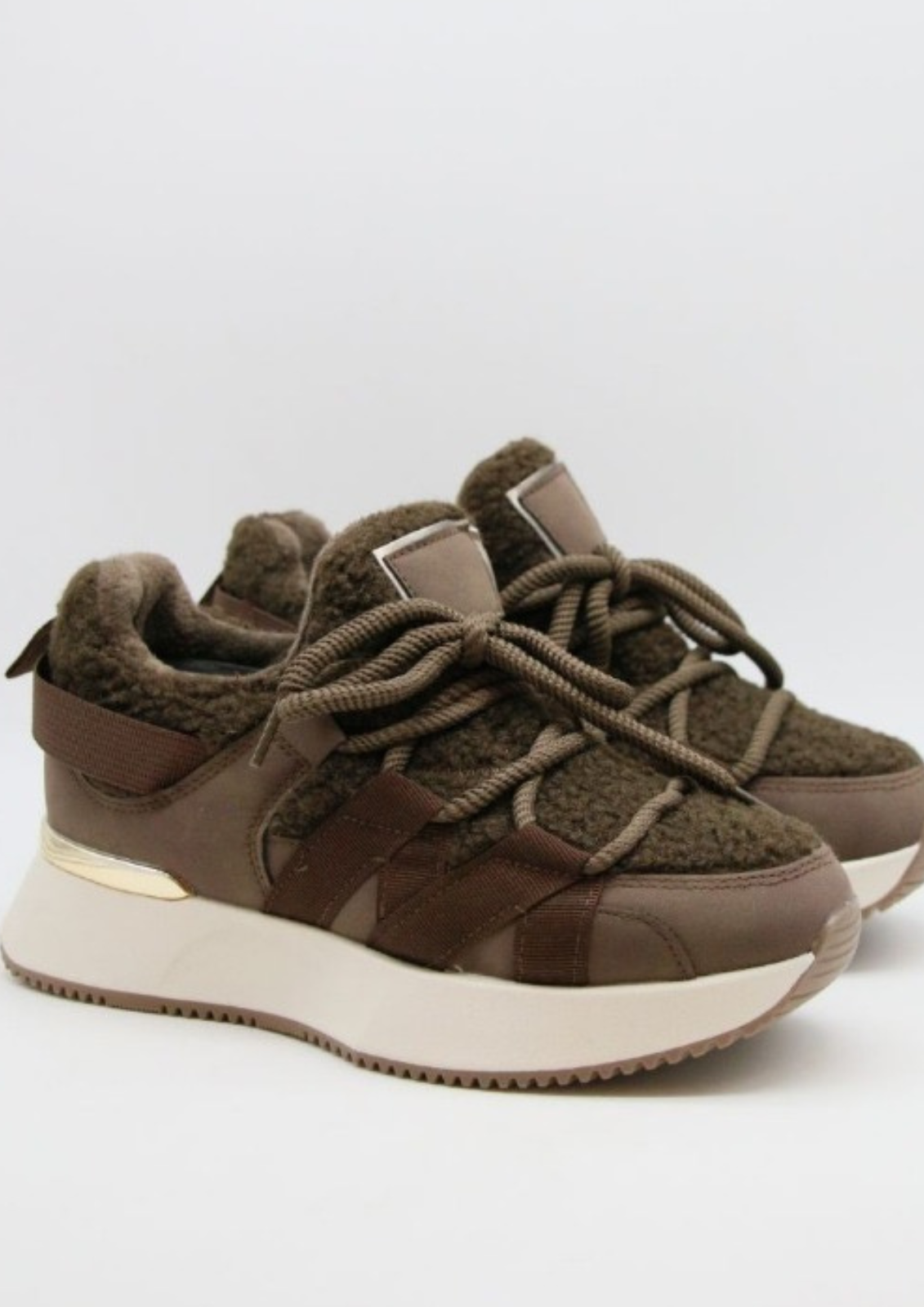 Teddy Sneakers