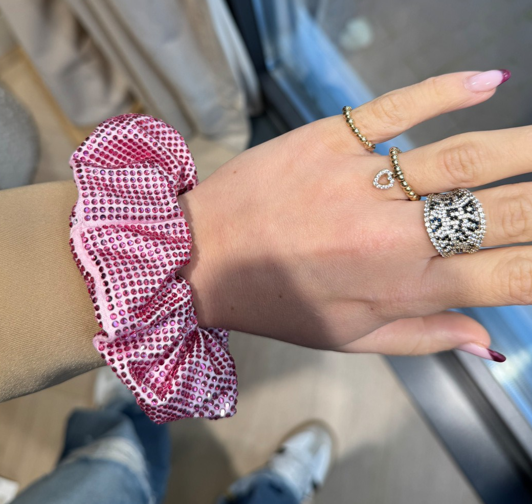 i5t1l5yc SUI AVA Scrunchies