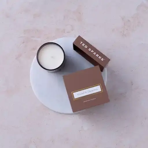 ted_sparks_kaars_bruin_sfeer Ted Sparks Scented Candle Demi Almond & Cinnamon