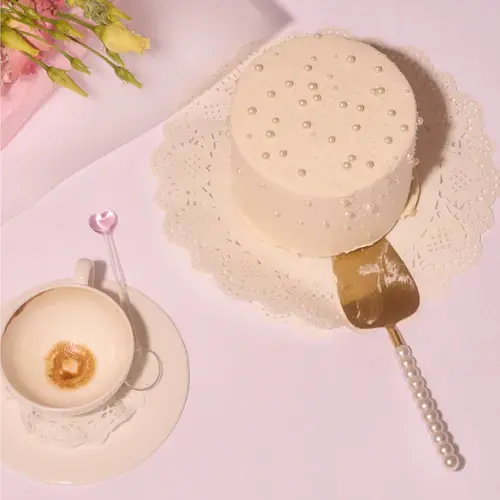 Lepelclub Pearl Cake Server