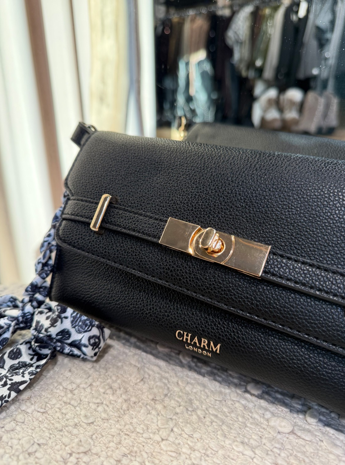 dh1rv1yf Charm london The Hamptons Clutch