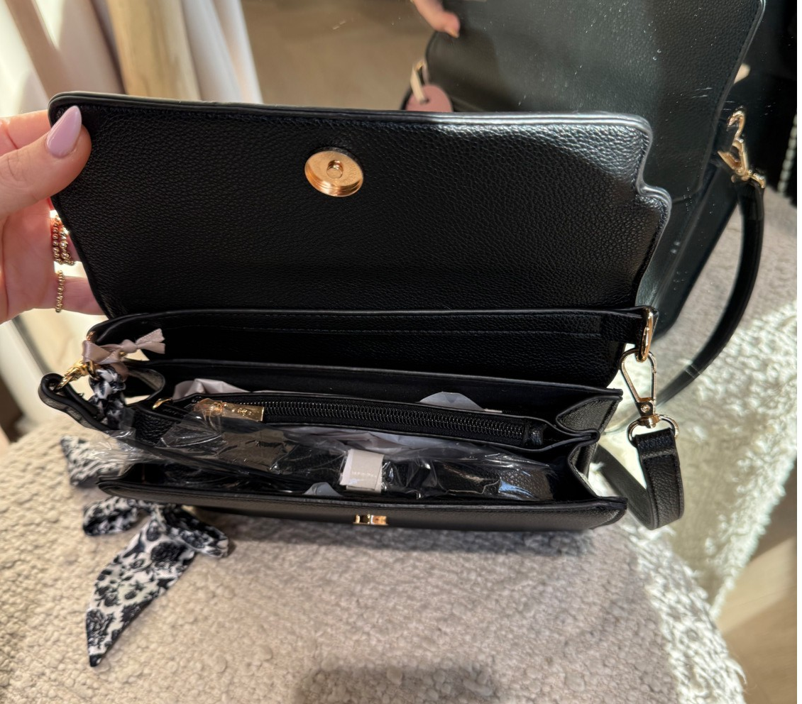 94dm9uud Charm london The Hamptons Clutch
